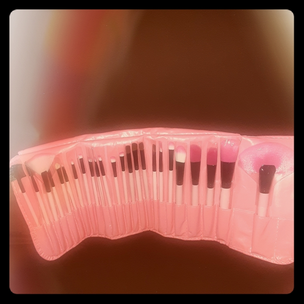 24 piece Makeup Brush Kit